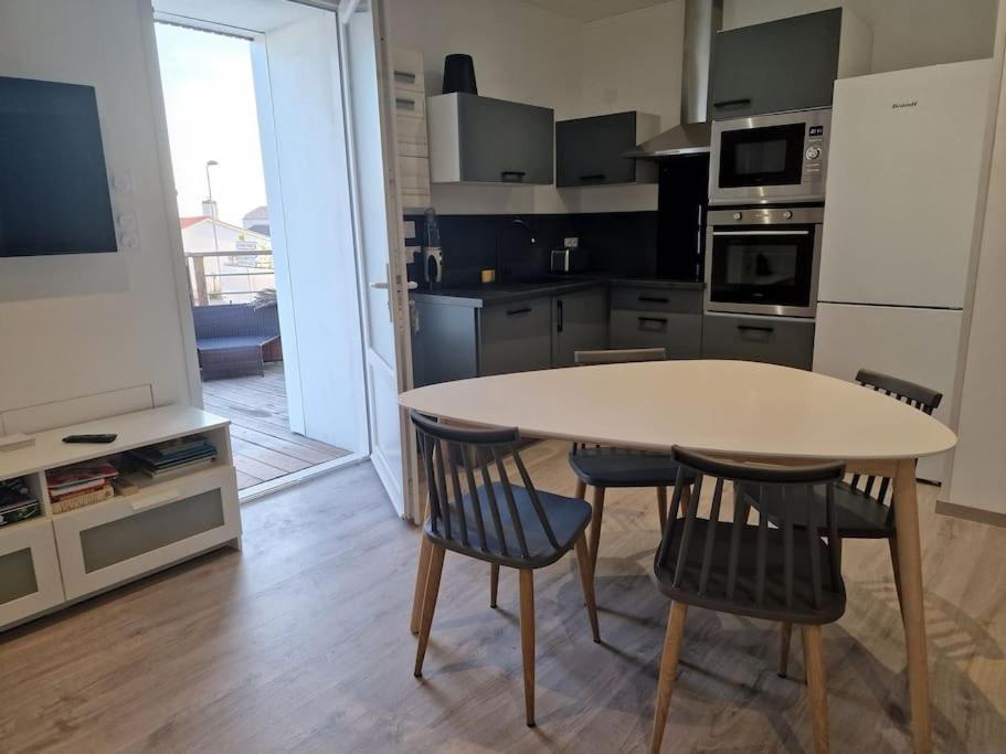 Superbe Appartement Renove A Neuf Centre Bourg Brem-Sur-Mer Zewnętrze zdjęcie